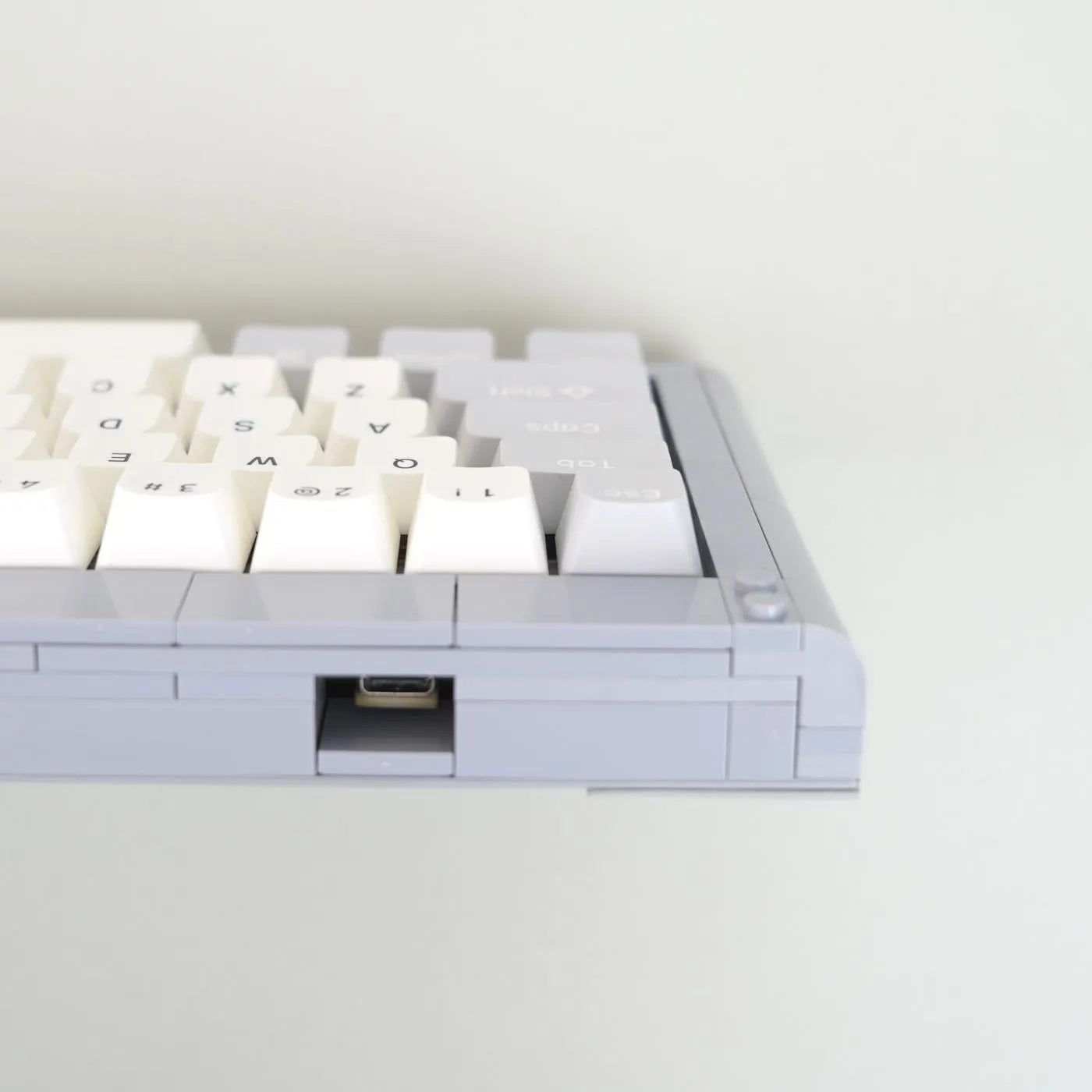 Kit Adam Barebones Kit R2
